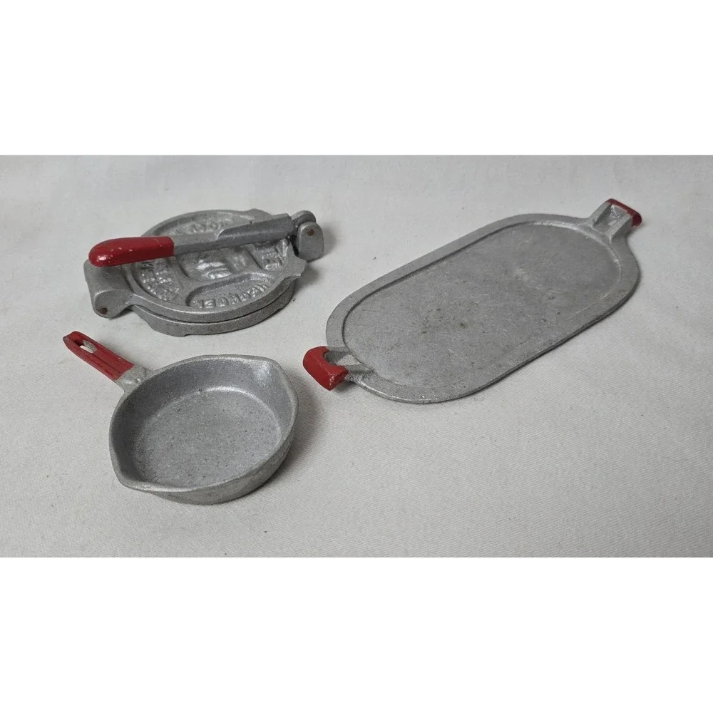 Vintage Metal Tortilla Maker Platter And Fry Pan Play‎ Kitchen Set